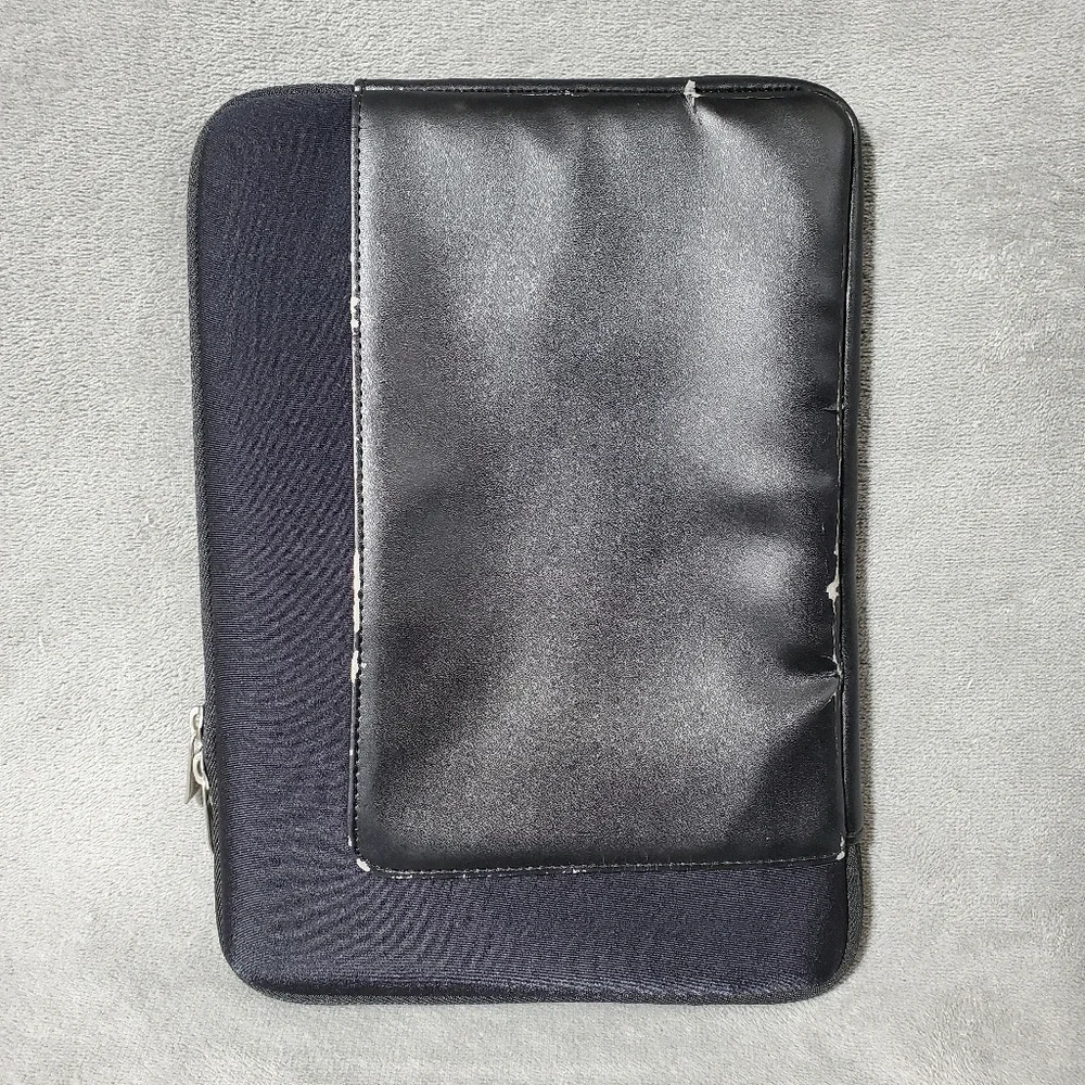 Belkin Neoprene Sleeve for F8N215 Netbook or Other Brand 7 x 10 Tablets